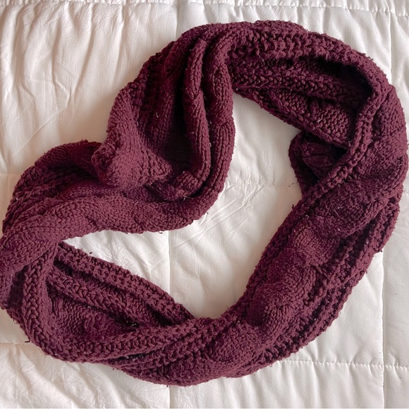 Red Infinity Scarf - Picture 2 of 5